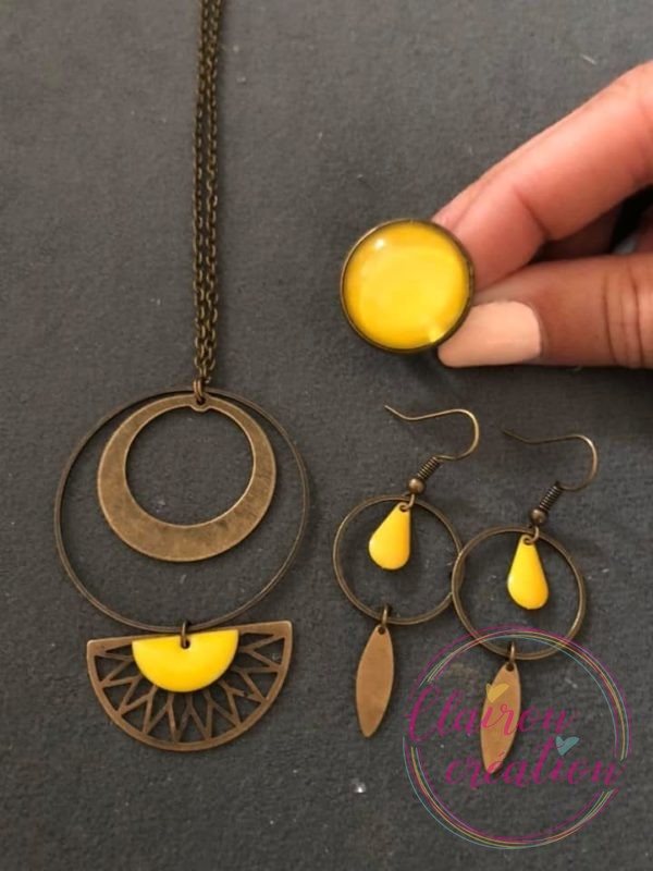 Parure avec cercles et rond couleur jaune