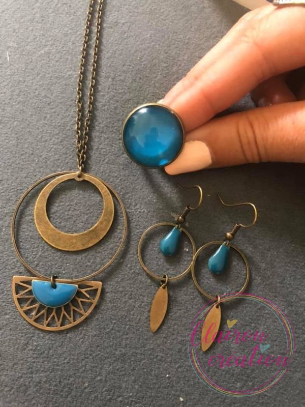 Parure avec cercles et rond couleur bleu