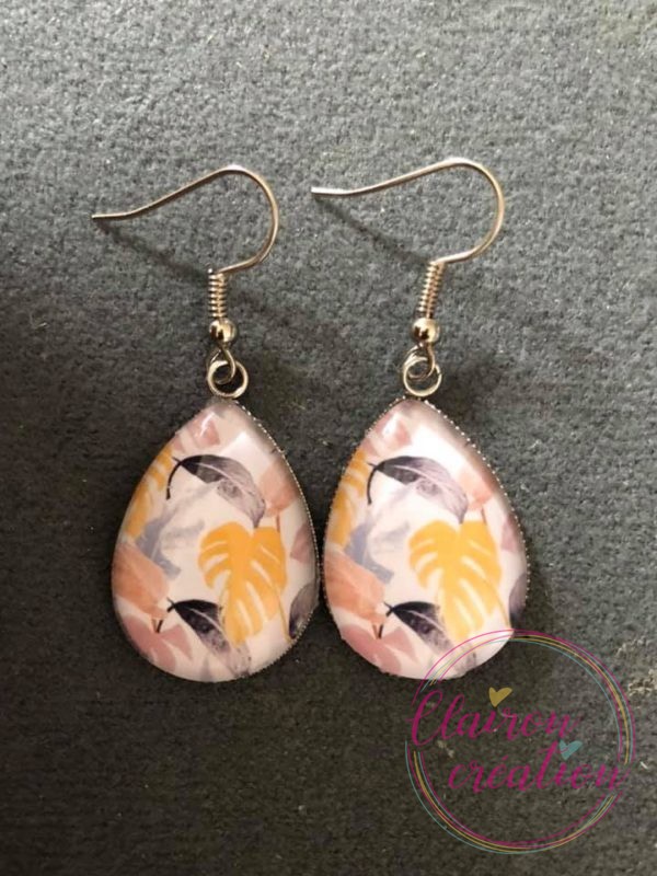 Boucles goutte feuilles jaunes nature