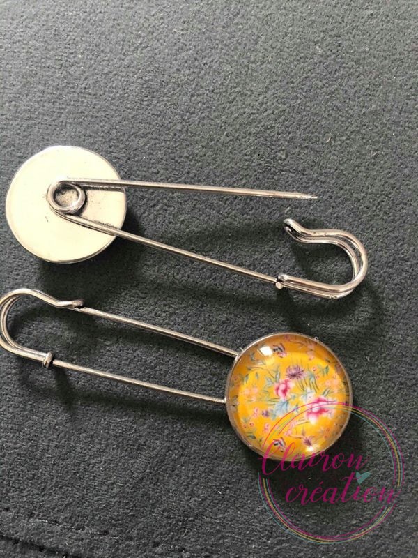 Broche liberty moutarde