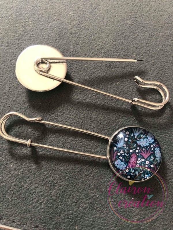 Broche fleurs bleue et violette