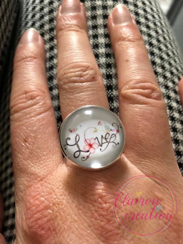 Bague motif Love