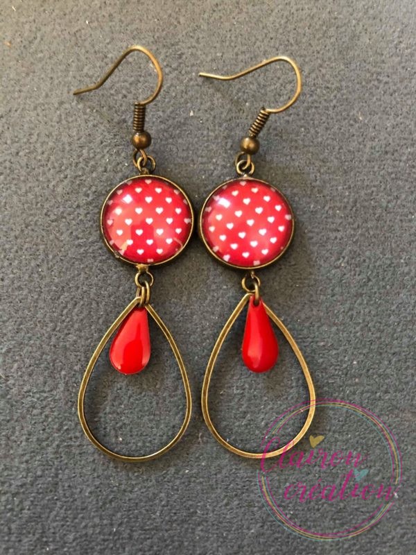 Boucles pendantes Cœurs fond rouge