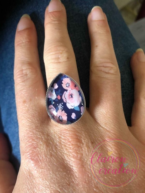 Bague ovale fleurs roses
