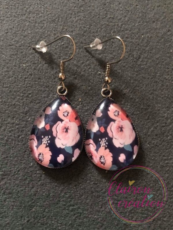 Boucles goutte petites fleurs roses