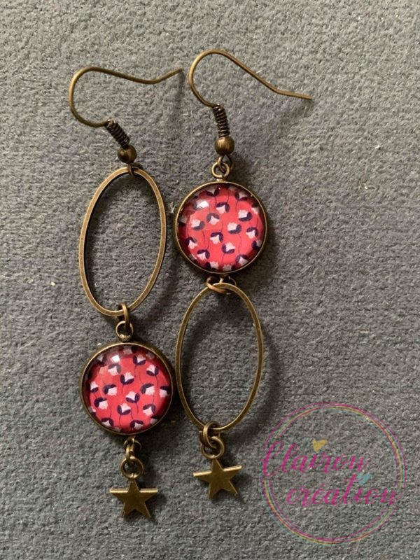 Boucles Inversées Fleurs fond Rouge