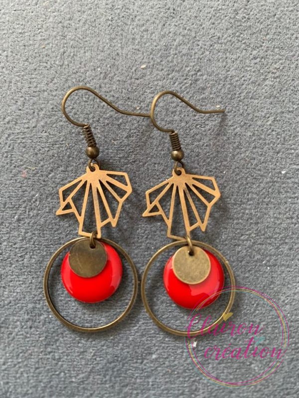 Boucles Feuilles Brisées et Sequin Rond Rouge