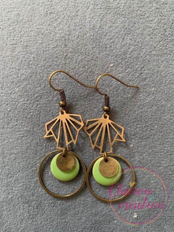 Boucles Feuilles Brisées et Sequin Rond Vert Clair