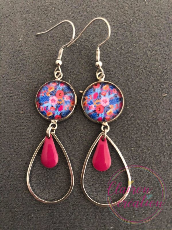Boucles pendantes fleurs roses