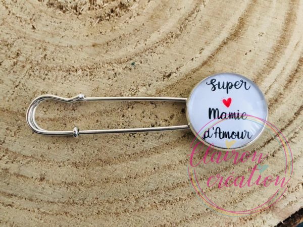 Broche mamie