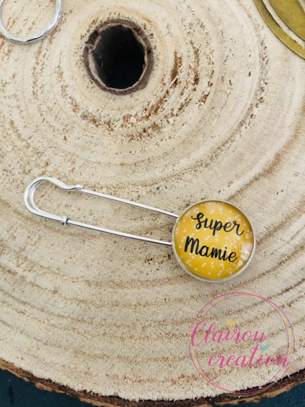 Broche Super Mamie