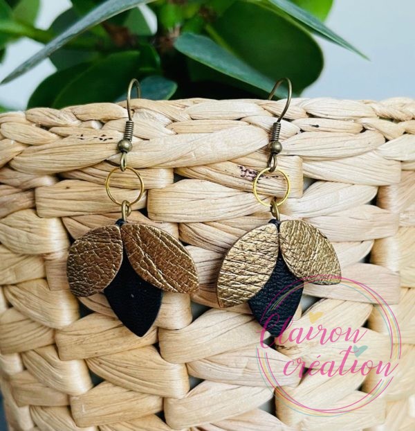 Boucles en pétales de CUIR (25)